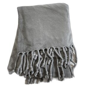 BEDFORD COTTAGE Plush Throw Blanket Thick Tassels Gray Grey 50 x 60 inches